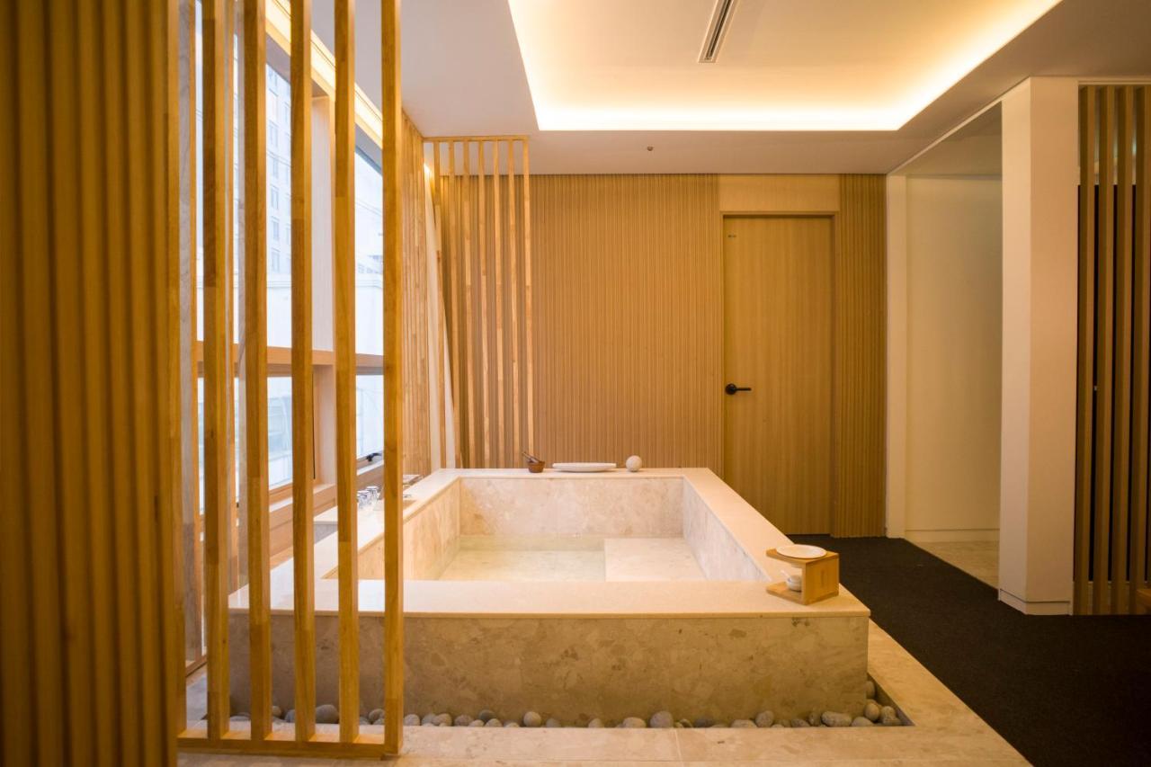 Uh Suite The Myeongdong Seoul Eksteriør billede