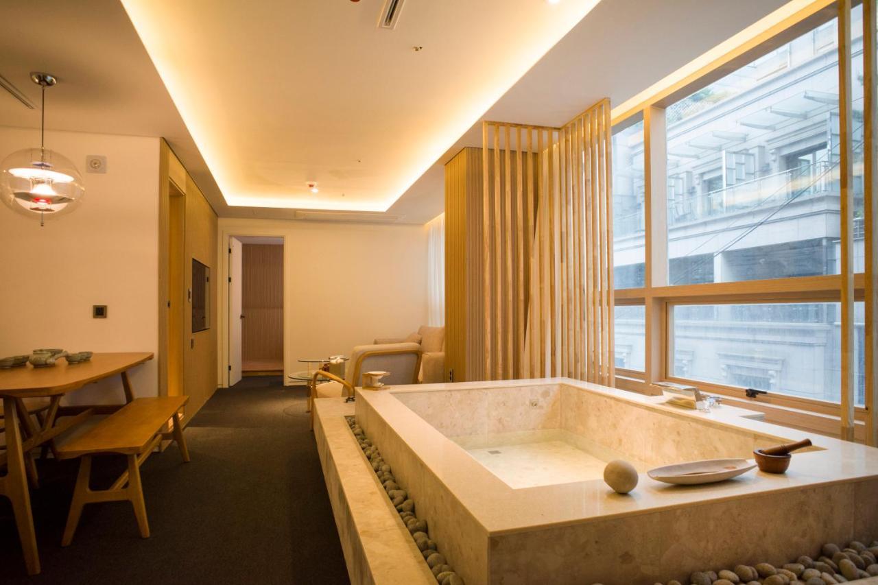 Uh Suite The Myeongdong Seoul Eksteriør billede