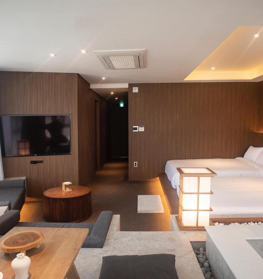 Uh Suite The Myeongdong Seoul Eksteriør billede