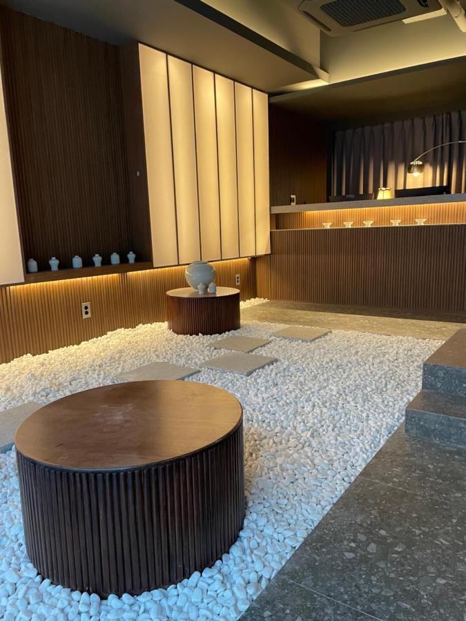 Uh Suite The Myeongdong Seoul Eksteriør billede