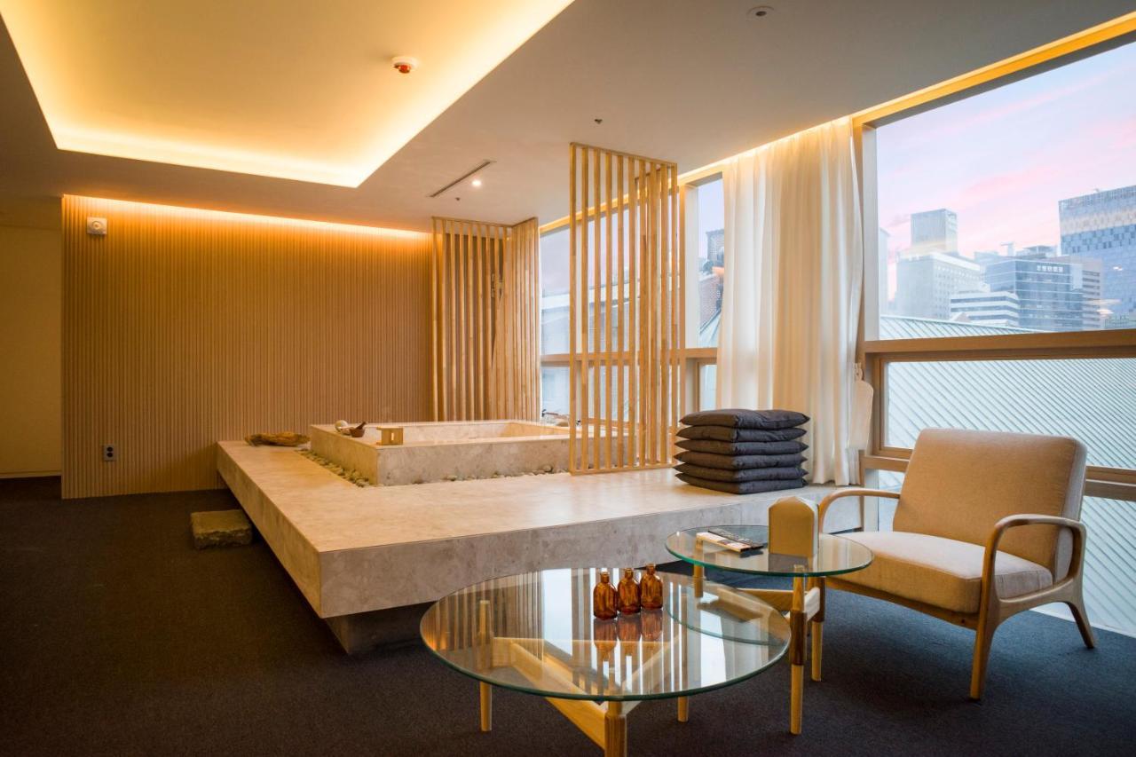 Uh Suite The Myeongdong Seoul Eksteriør billede