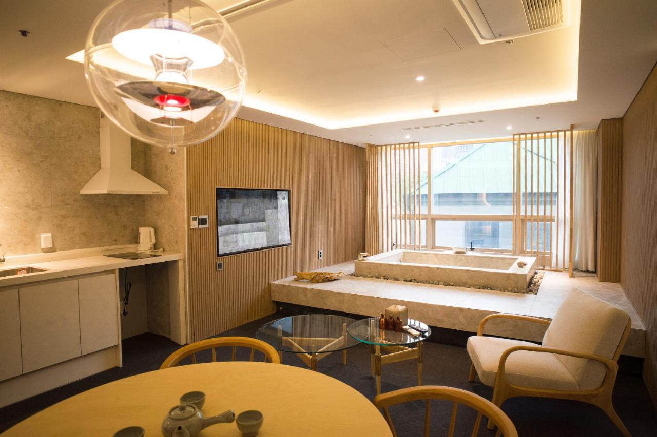 Uh Suite The Myeongdong Seoul Eksteriør billede