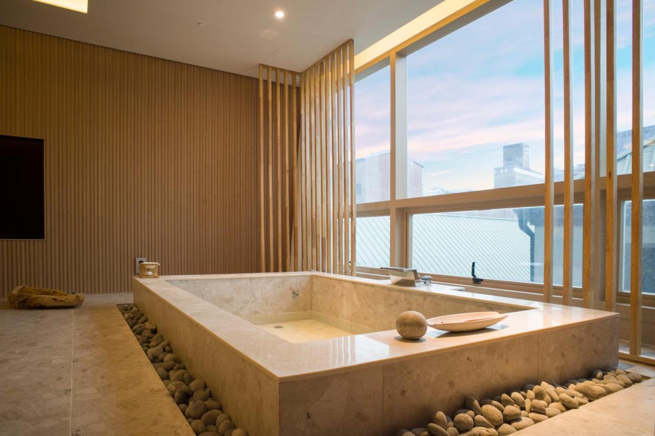 Uh Suite The Myeongdong Seoul Eksteriør billede