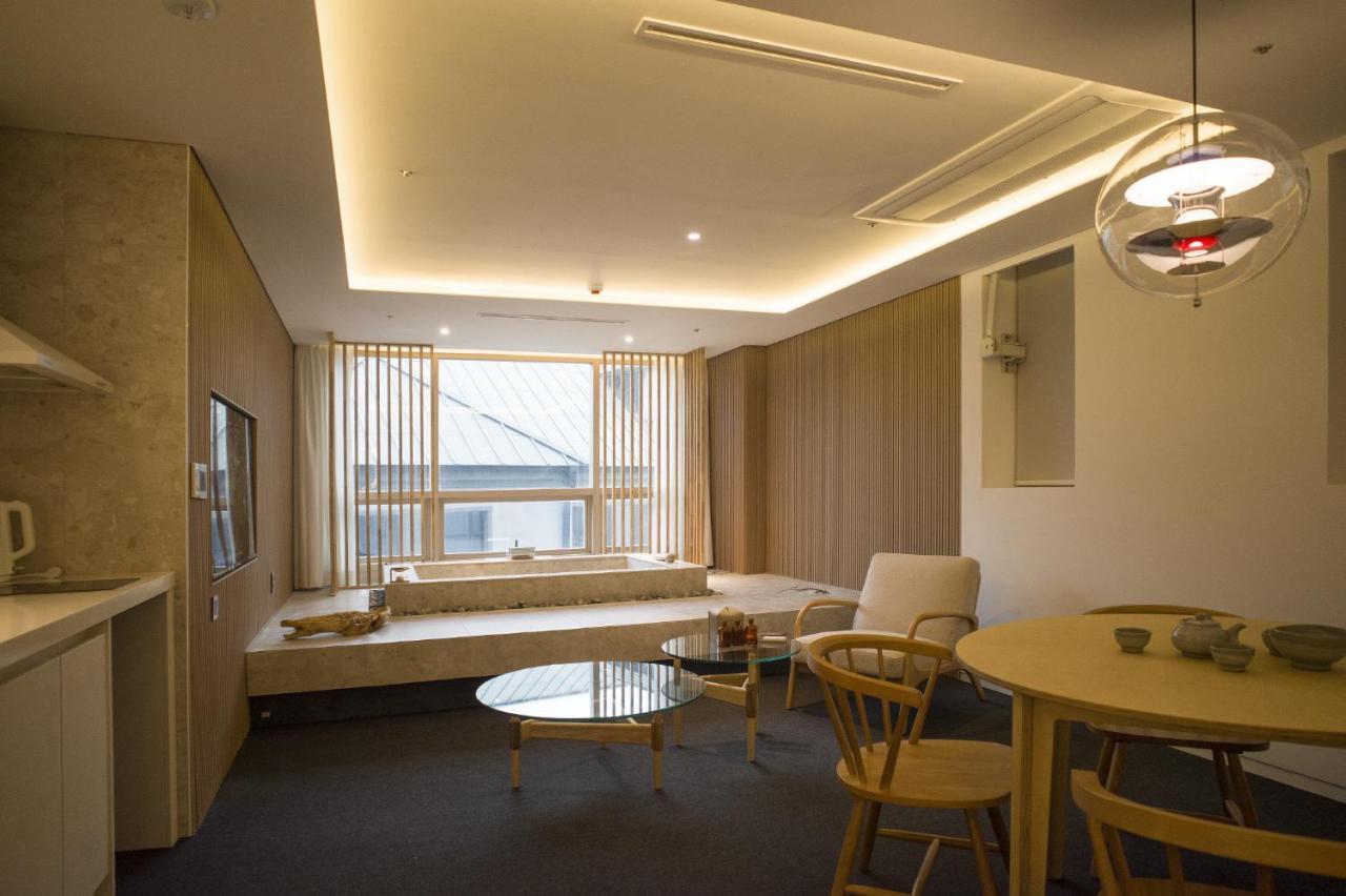 Uh Suite The Myeongdong Seoul Eksteriør billede