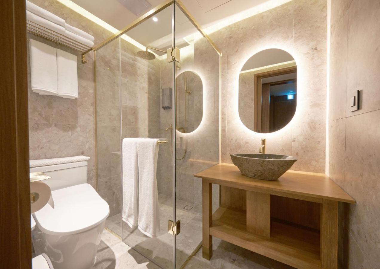 Uh Suite The Myeongdong Seoul Eksteriør billede