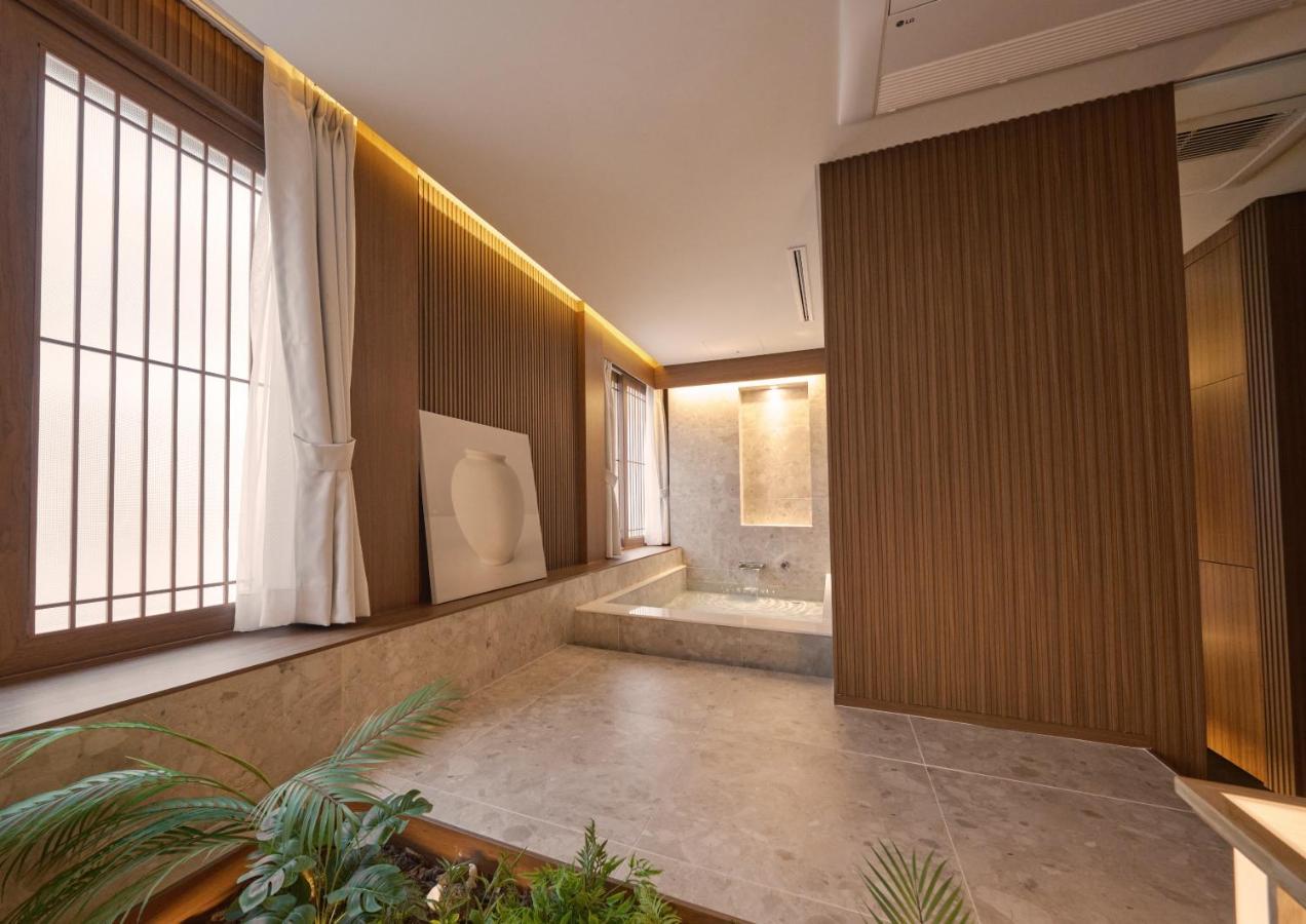 Uh Suite The Myeongdong Seoul Eksteriør billede