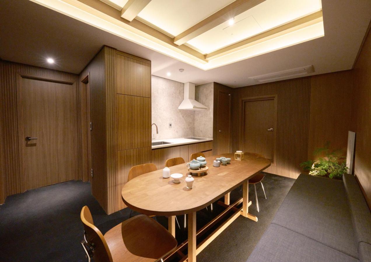 Uh Suite The Myeongdong Seoul Eksteriør billede